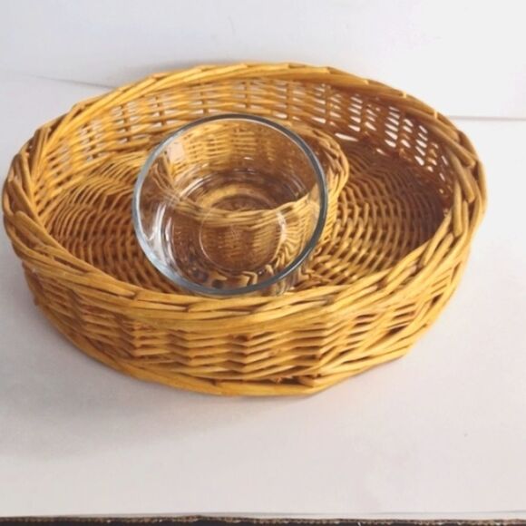 Vintage Boho Wicker Chip and‎ Dip Tray with Glass Dip Bowl - Picture 2 of 10